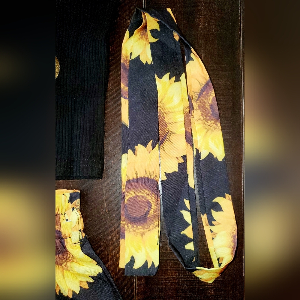 Sunflower Print Kids Outfit with Black Top NIB Sz: 2-3years Old - Picture 5 of 11